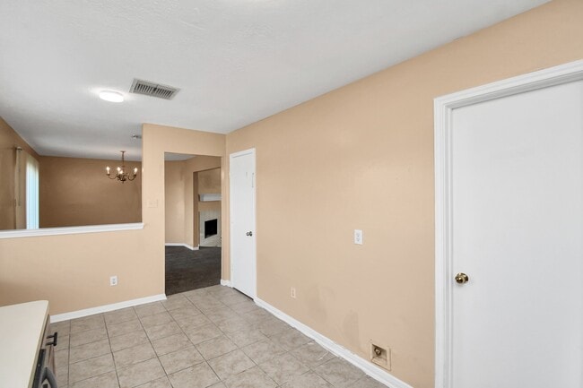 Building Photo - 8914 Pecan Pl Dr