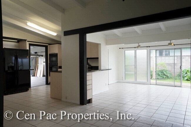 Building Photo - 3 Bed, 2 Bath House/Across the Street from...