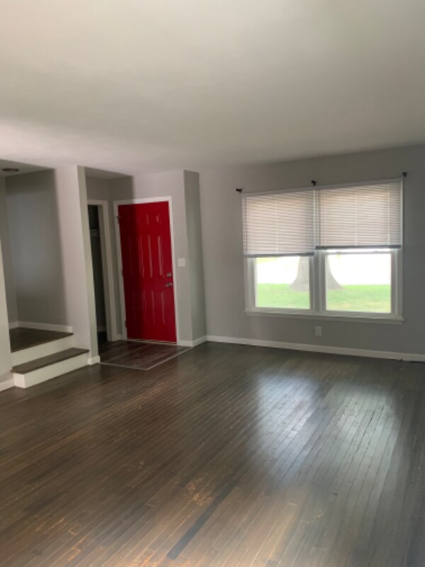 Building Photo - 119 E 35th St