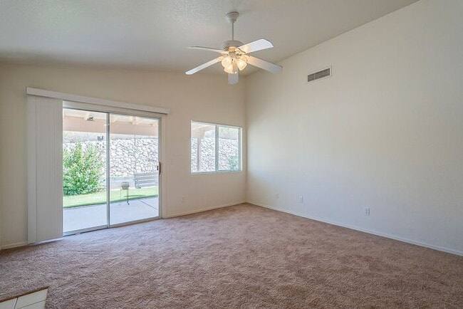 Building Photo - Warm Desert Living in La Cholla Ridge – 3 ...