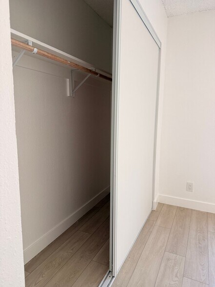 Building Photo - 5776 Rostrata Ave