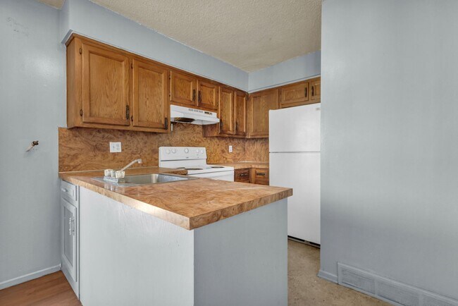 Building Photo - 8626 Lane Ave