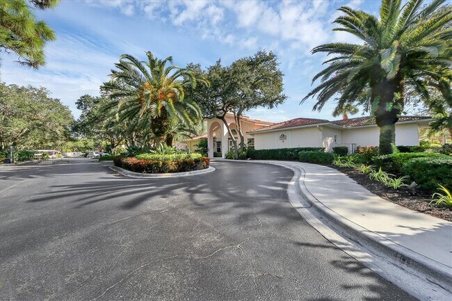 Building Photo - 4244 Central Sarasota Pkwy