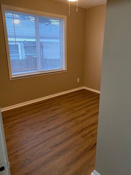 Building Photo - 5004 8th Ave NW