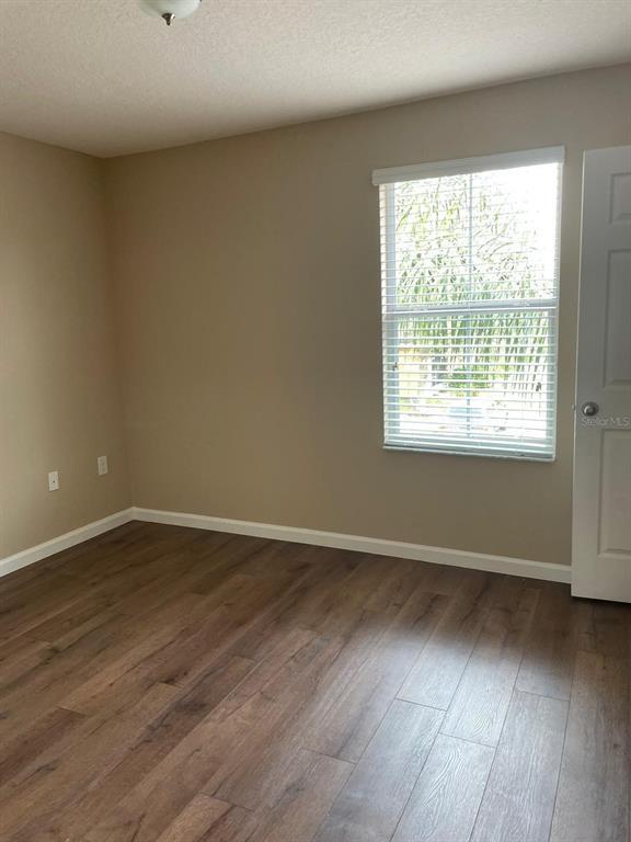 Building Photo - 1172 Chelsea Dr