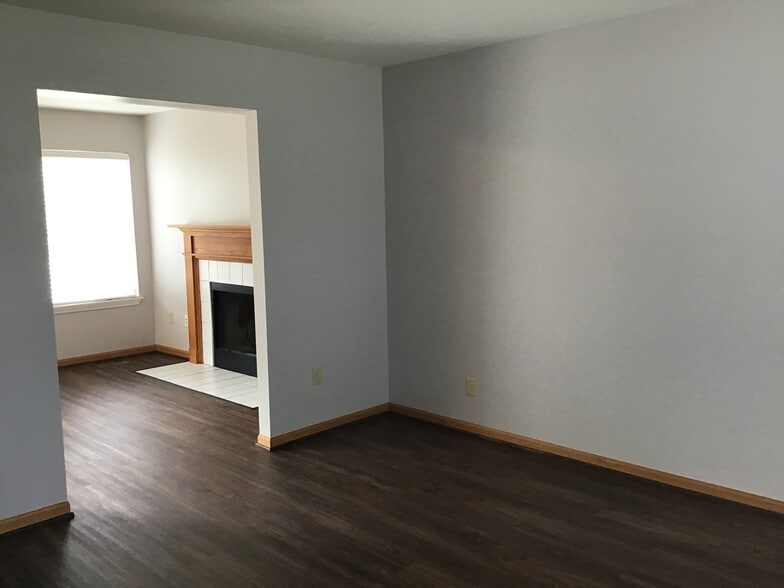 Building Photo - 20835 W Annapolis Ct