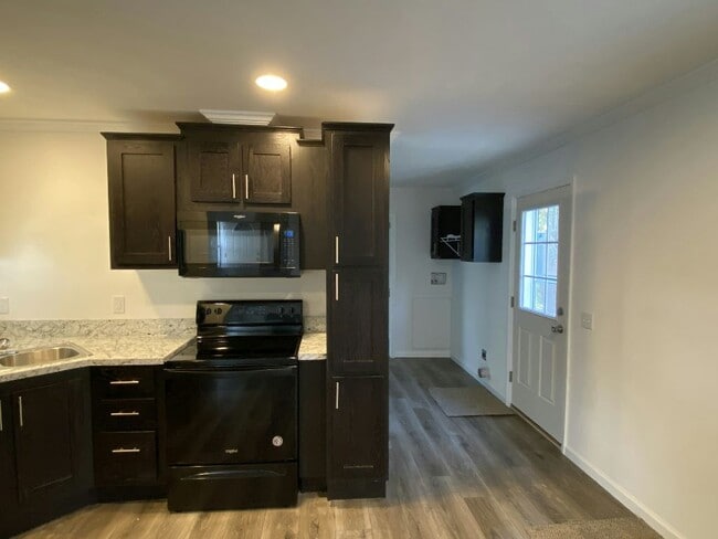 Building Photo - 8854 Breinig Run Cir