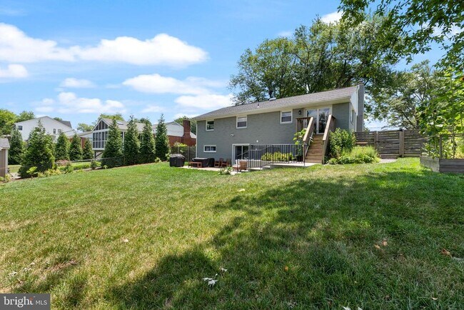 Building Photo - 8114 Drayton Ln