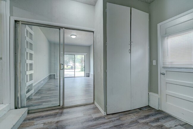 Building Photo - 4 bed, 1.5 bath home in okc,ok