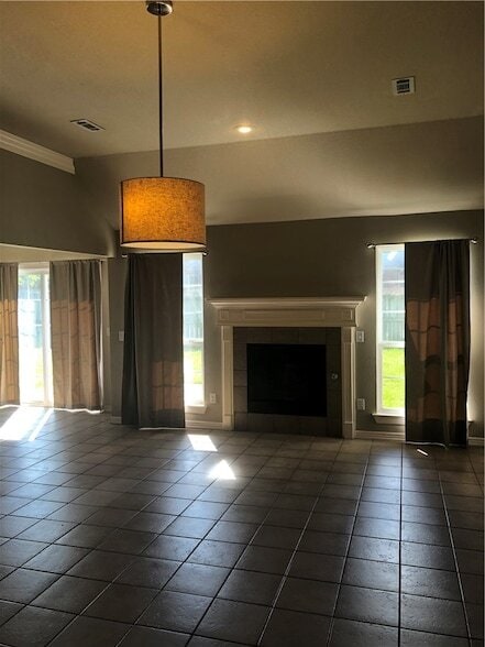 Building Photo - 624 Golden Meadow Ave