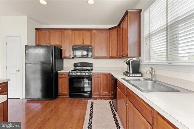Building Photo - 14160 Catbird Dr