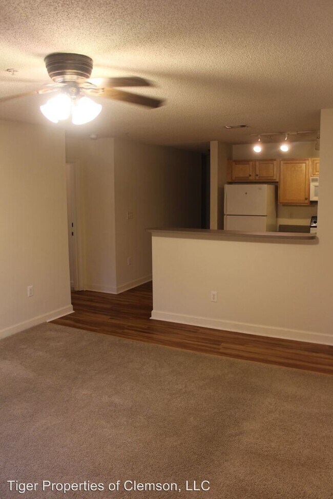 Building Photo - 211 Harts Cove Way