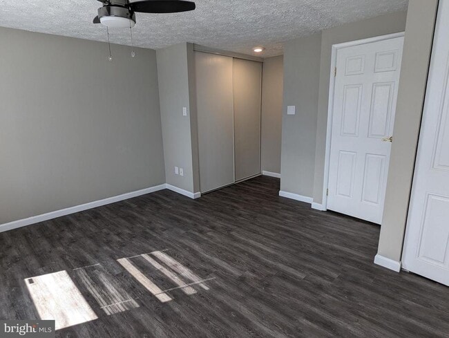 Building Photo - 1680 Thenia Pl