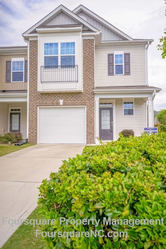 End Unit Townhome Open Floor Plan Back... 710 Silver Stream Ln Cary NC 27519 Apartment