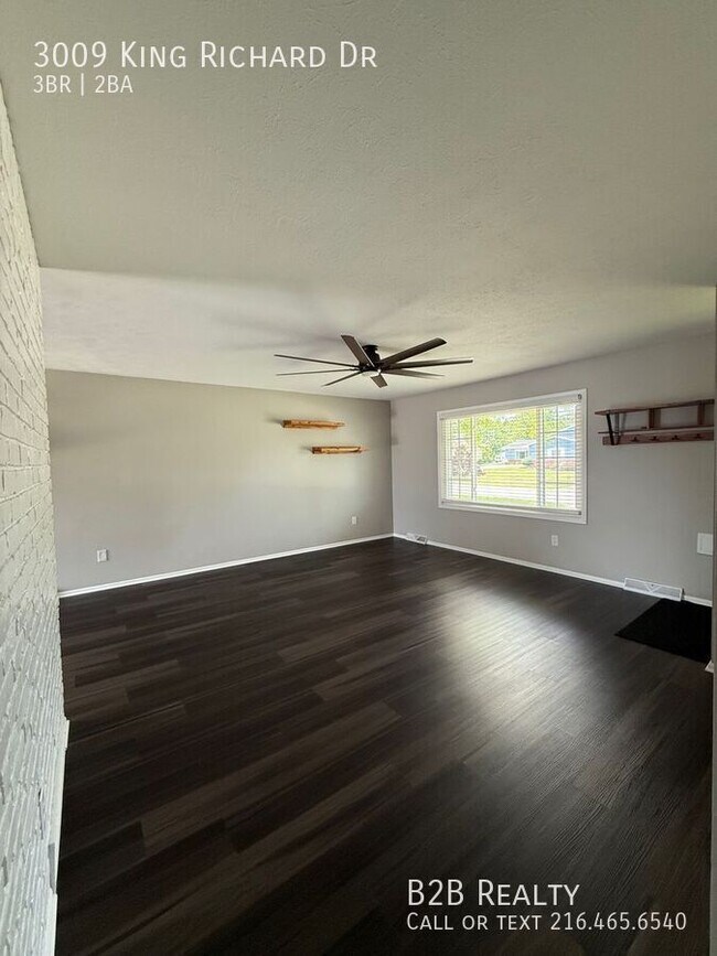 Building Photo - 3009 King Richard Dr