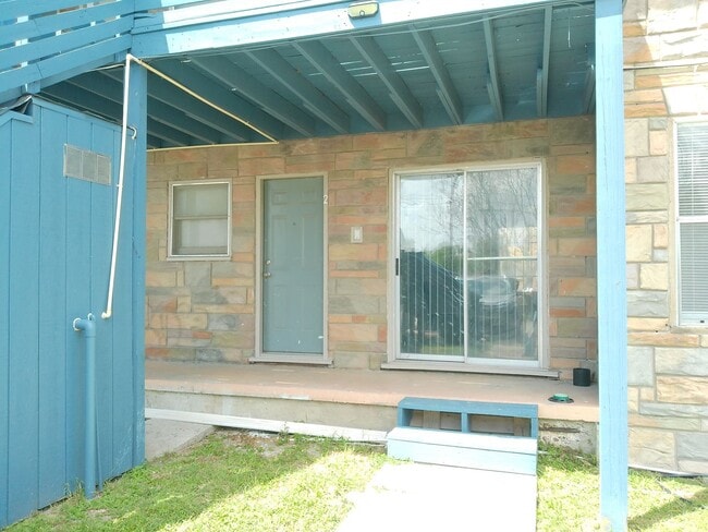 Building Photo - 829 Indiana Ave