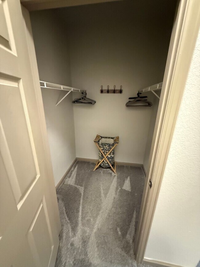 Building Photo - 2 Bed, 2 Bath Condo in Fort Collins - Foss...