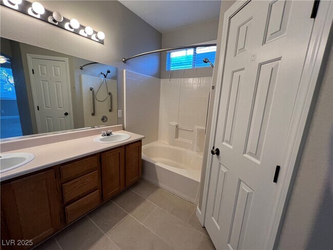 Building Photo - 8824 Iron Hitch Ave