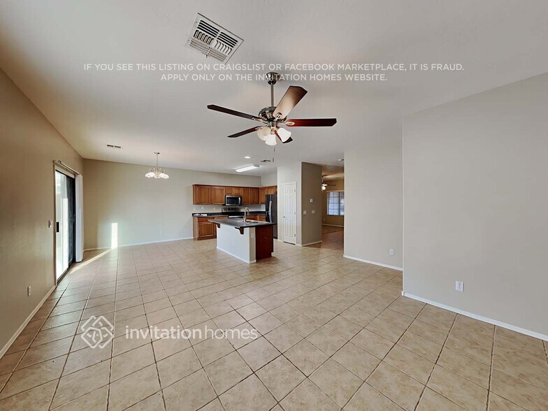 Building Photo - 4234 E Westchester Dr