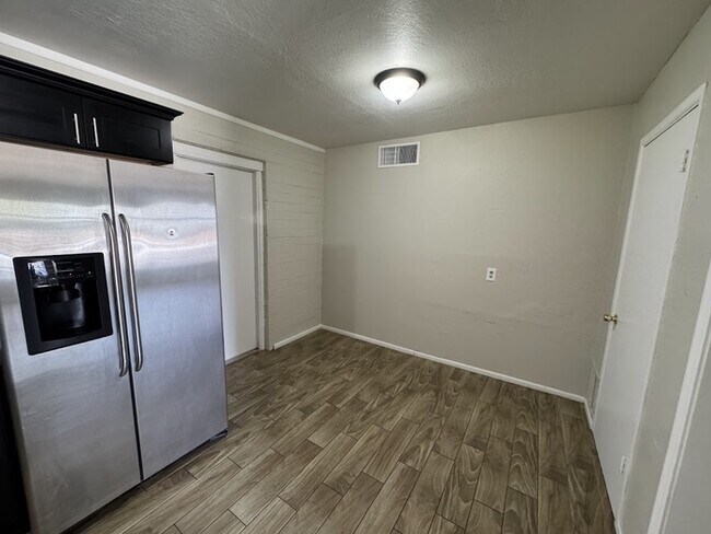 Building Photo - 4738 N 47th Ave