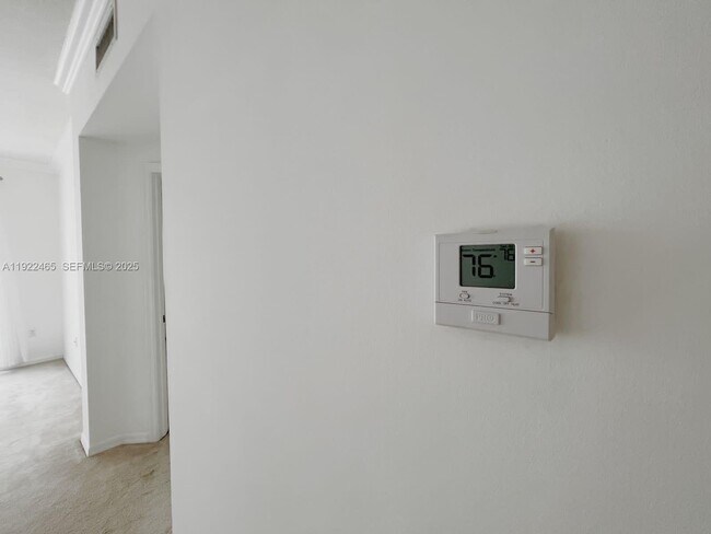 Building Photo - 9172 Collins Ave