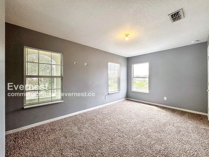 Building Photo - 2806 Polson Dr