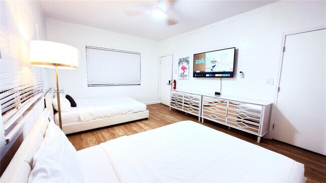 Building Photo - 545 Michigan Ave