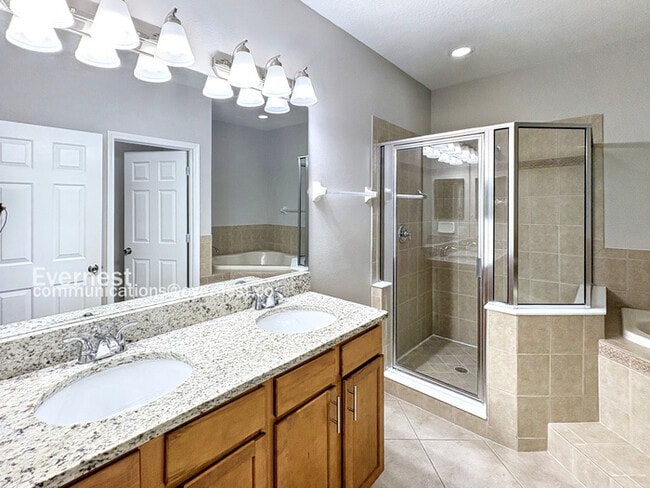 Building Photo - 12806 Belvedere Song Way