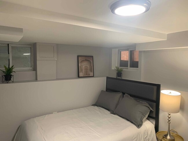 Building Photo - 613 P St NW