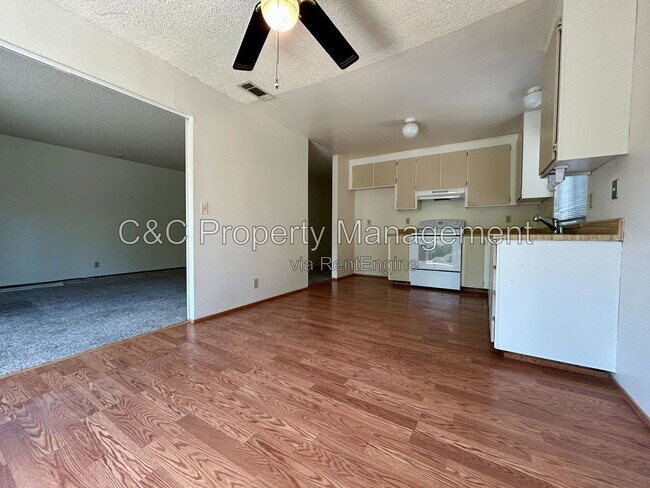 Building Photo - 258 Yellowstone Dr