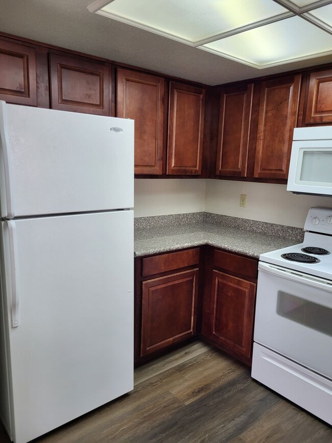 Building Photo - 1412 Bass Dr