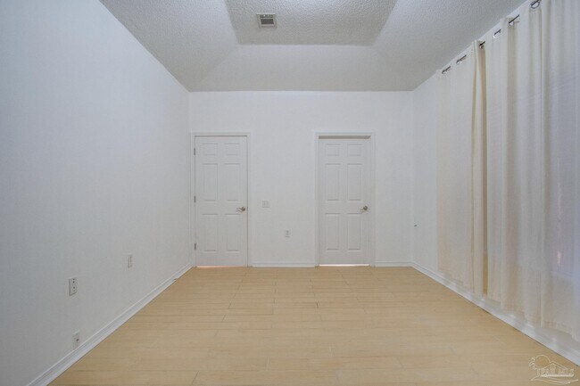 Building Photo - 1200 Jasper St