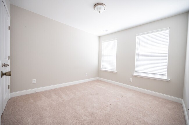 Building Photo - 7801 Montview Rd