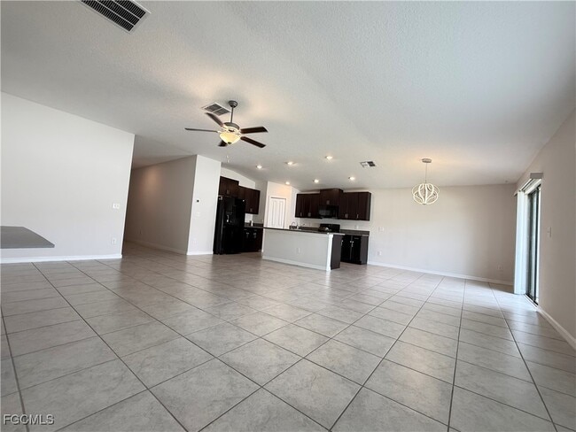 Building Photo - 39869 Harmon Grove Ct