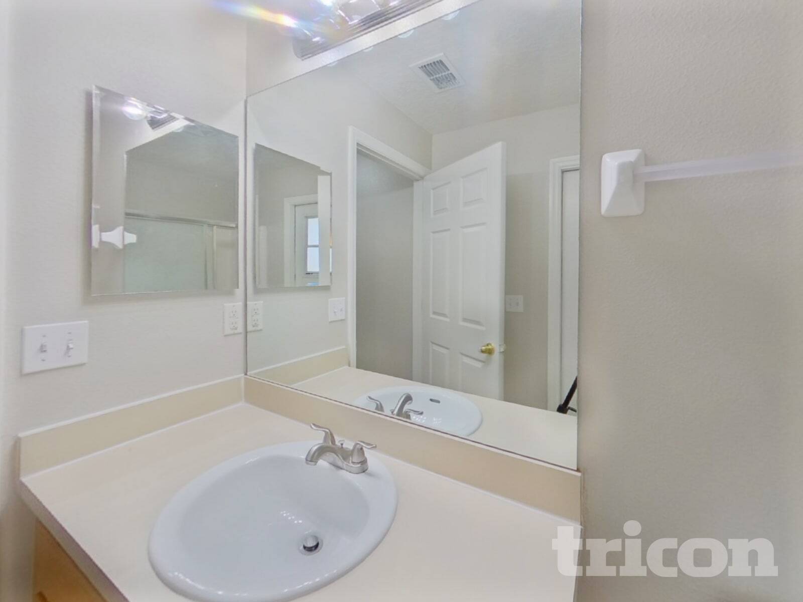 Building Photo - 910 Albertville Ct