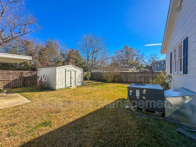 Building Photo - 422 Riverland Dr