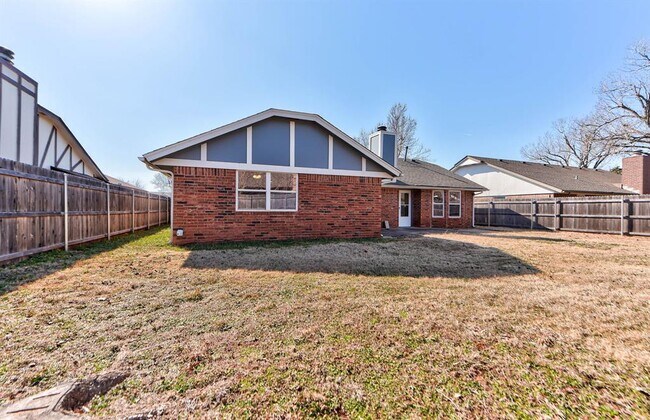 Building Photo - 1011 W Gemini Rd