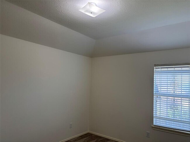 Building Photo - 21223 Colton Cove Dr