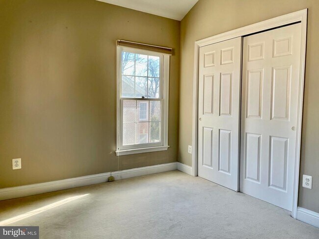 Building Photo - 1030 Grand Oak Way