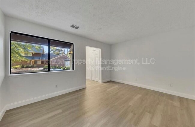 Building Photo - 43 Country Pl Ct