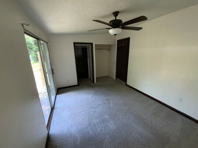 Building Photo - 2408 Gillis St