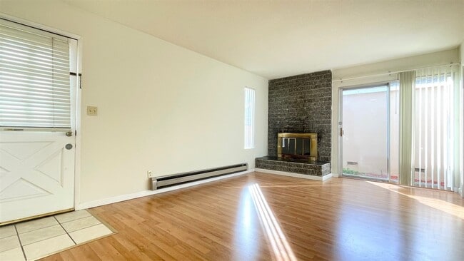 Building Photo - 2BD/1BA - Santa Clara Gem: Updated Home Near Apple Campus, Pet-Friendly, Great Location