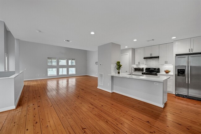 Building Photo - 1504 Cleveland St