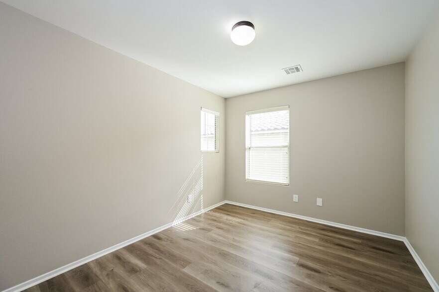 Building Photo - 6203 Alpine Tree Ave