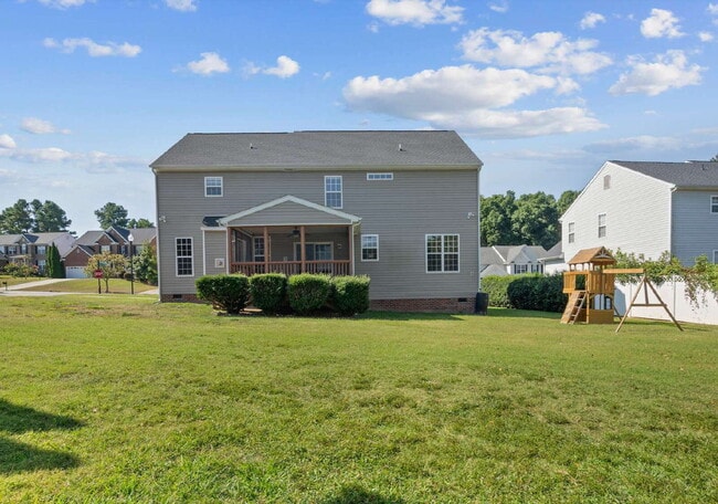 Building Photo - Spacious 5-Bedroom Living with Scenic View
