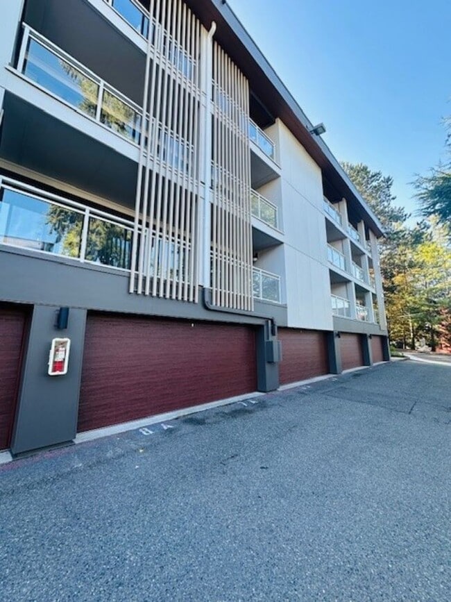 Building Photo - 2Bd/1Ba Bellevue Condo