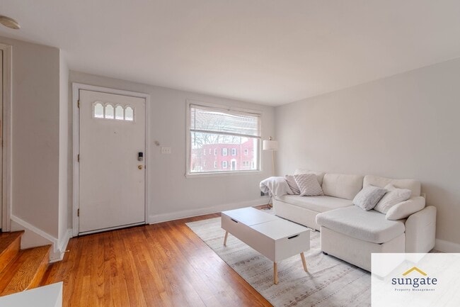 Building Photo - 8666 Oak Rd