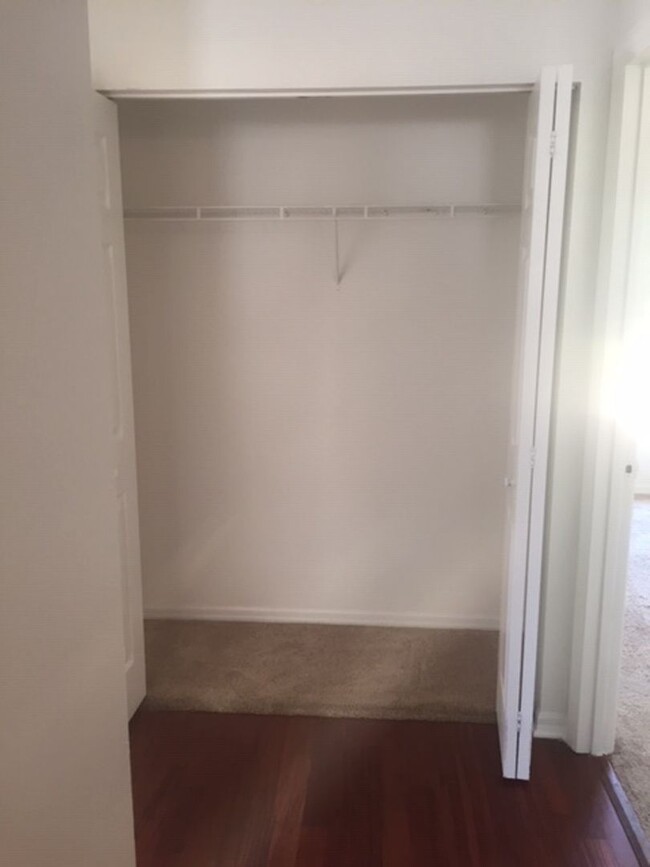 Building Photo - Spacious 4BR House in Tampa