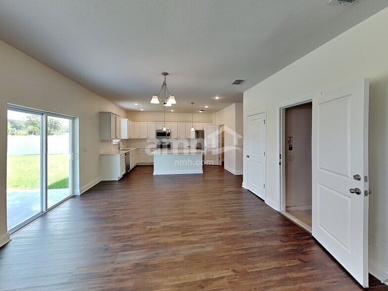 Building Photo - 972 Summer Stone Lp