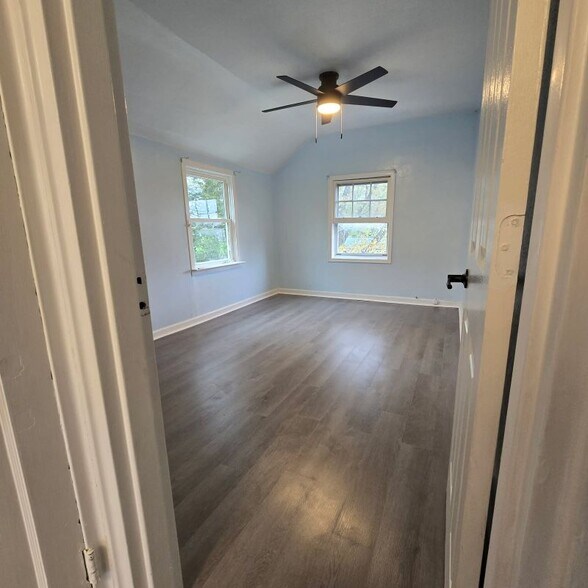 Building Photo - 21676 N Essex Dr